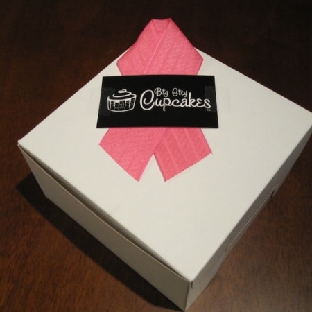 Close cupcake box.