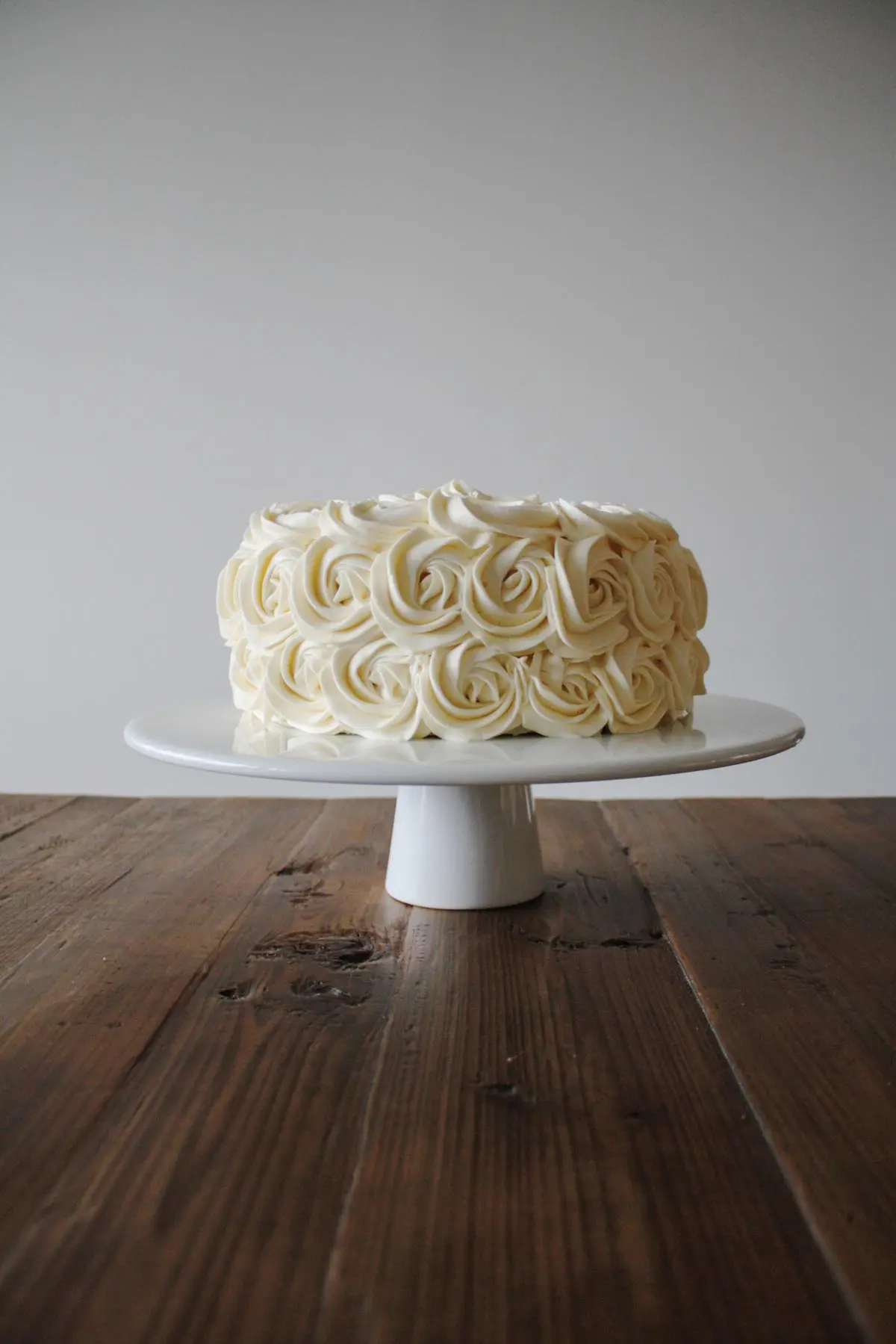 Vanilla cake with rosettes and vanilla buttercream.