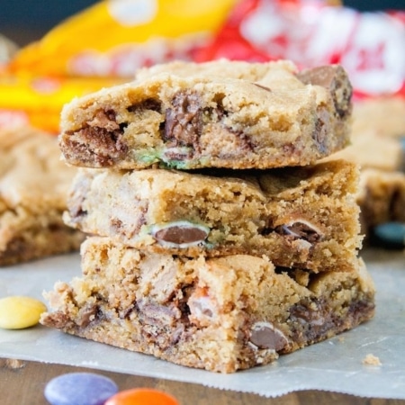 Stack of cookie bars.