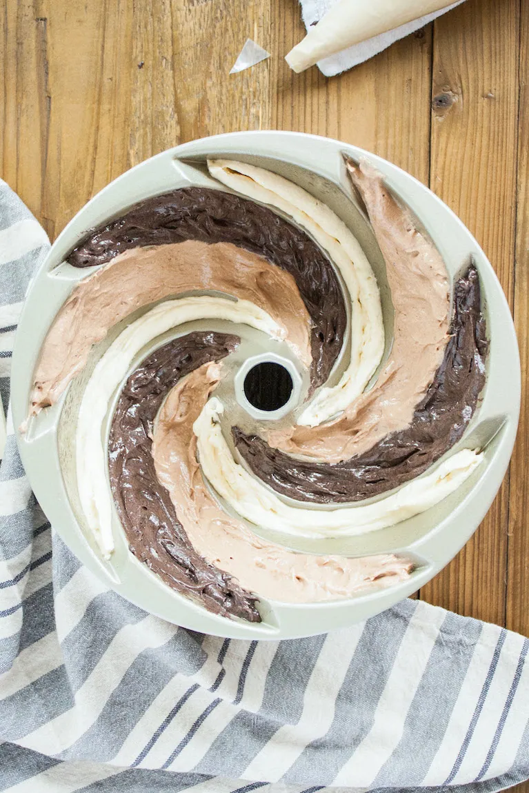 Finally put my new heritage bundt pan to use with a two toned cake! : r/ Baking