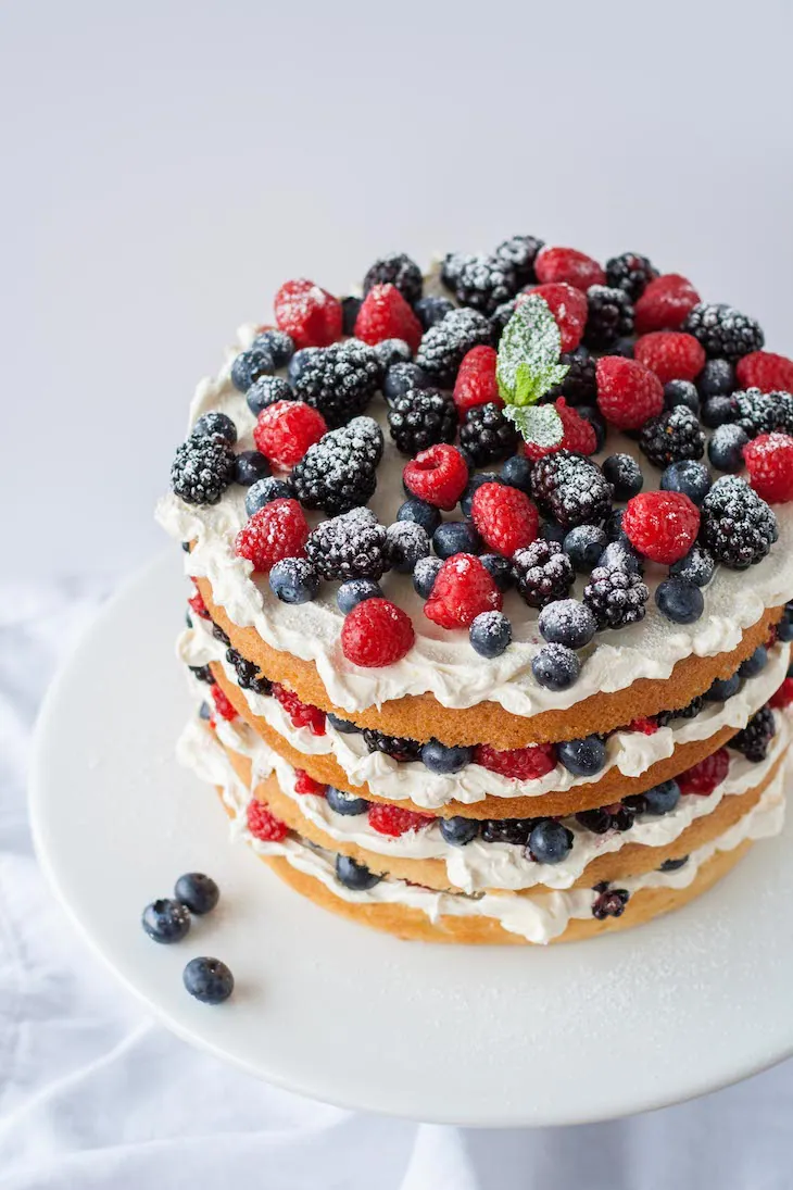 Layer Cakes With Fresh Fruit