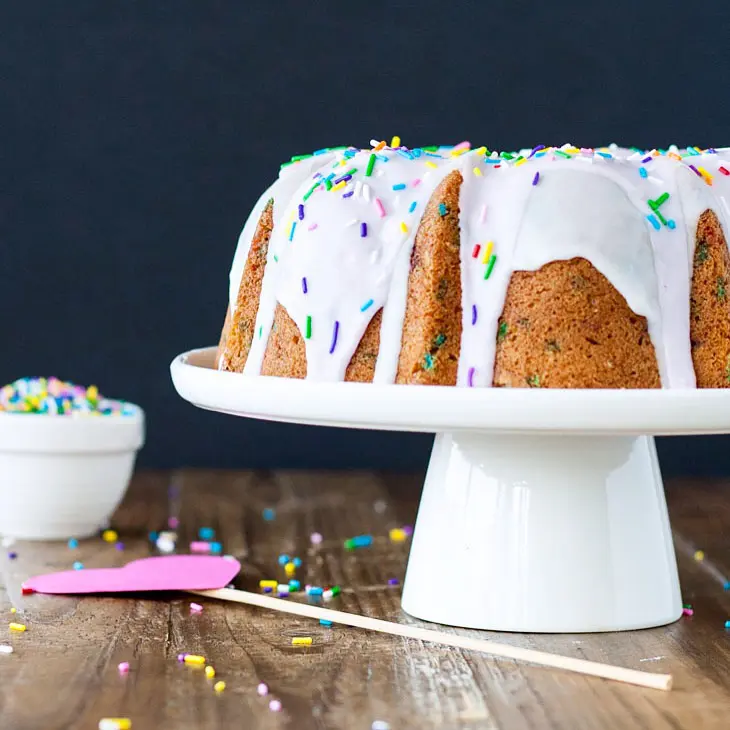 Funfetti Bundt Cake Liv for Cake