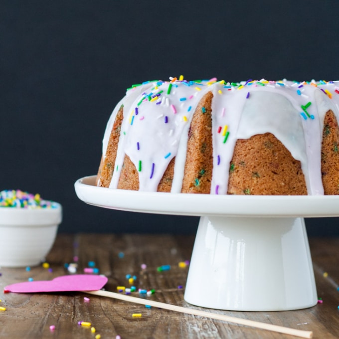 Funfetti Bundt Cake Liv for Cake