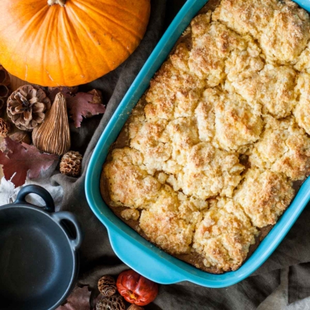 Pumpkin cobbler is the perfect comfort food for chilly fall evenings and a wonderful way to end off your Thanksgiving dinner. | livforcake.com