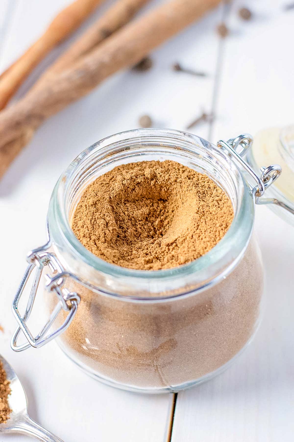 Gingerbread spice mix in a mason jar.
