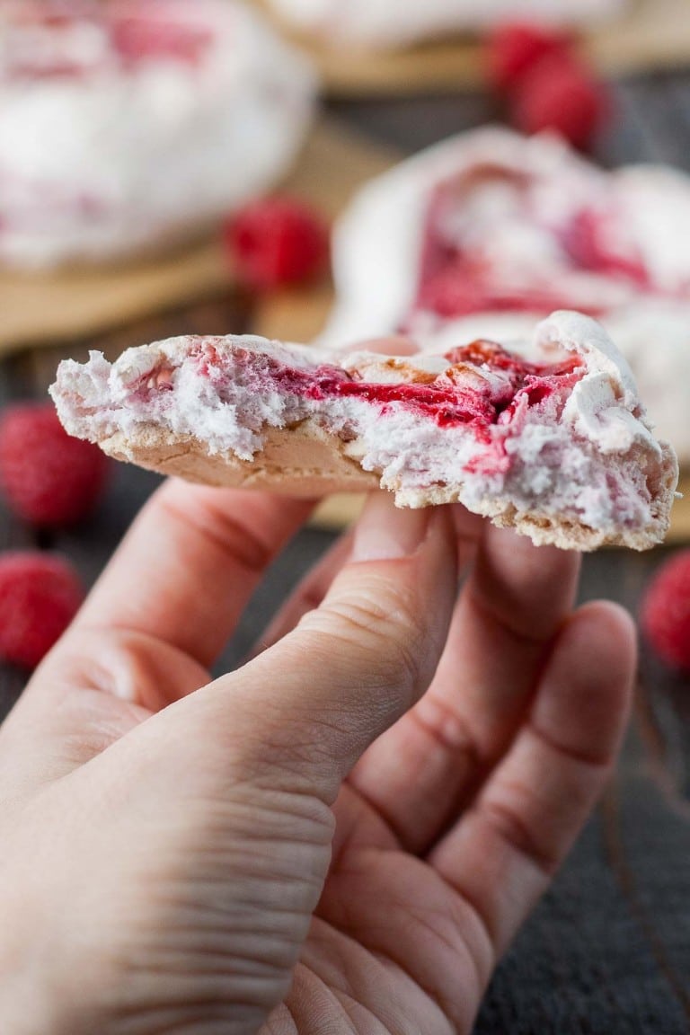 Chewy Raspberry Meringues Liv for Cake