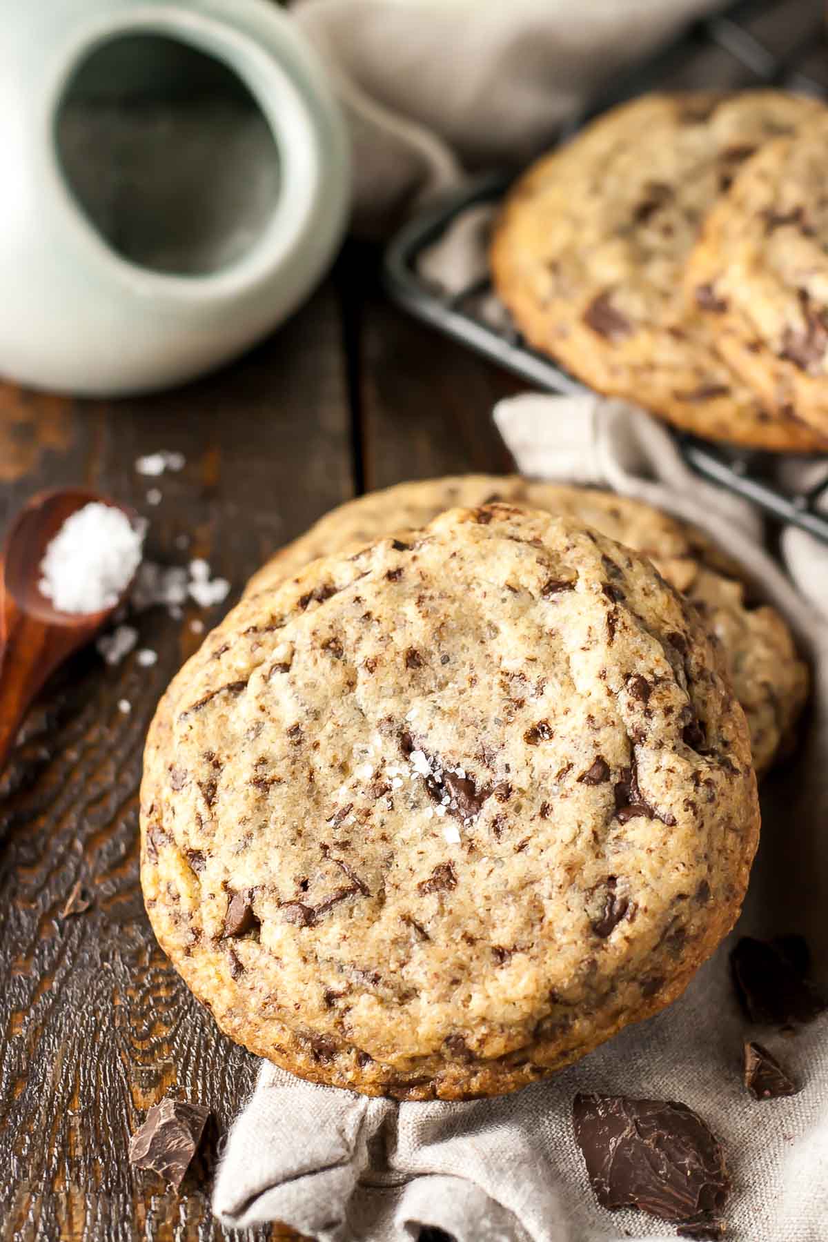 A close up of a cookie.