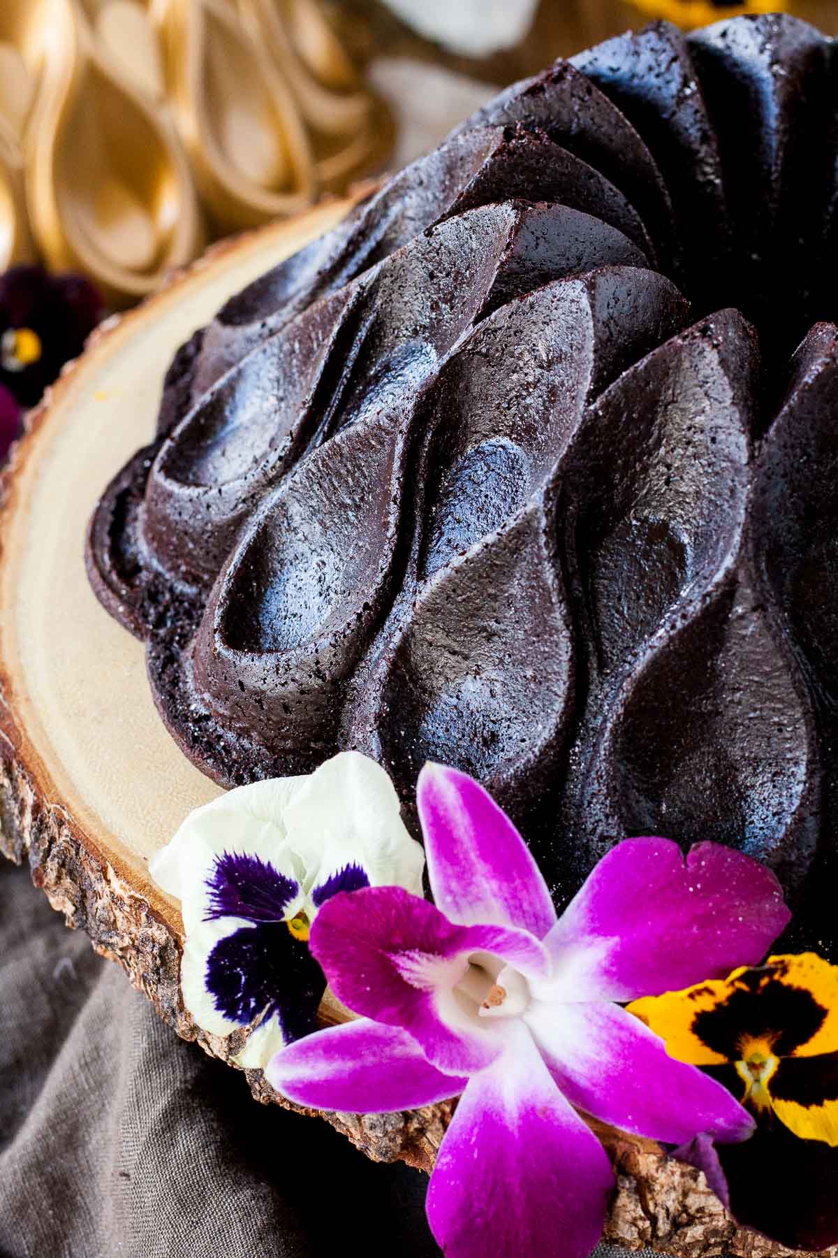 Close up of the Bundt cake design.