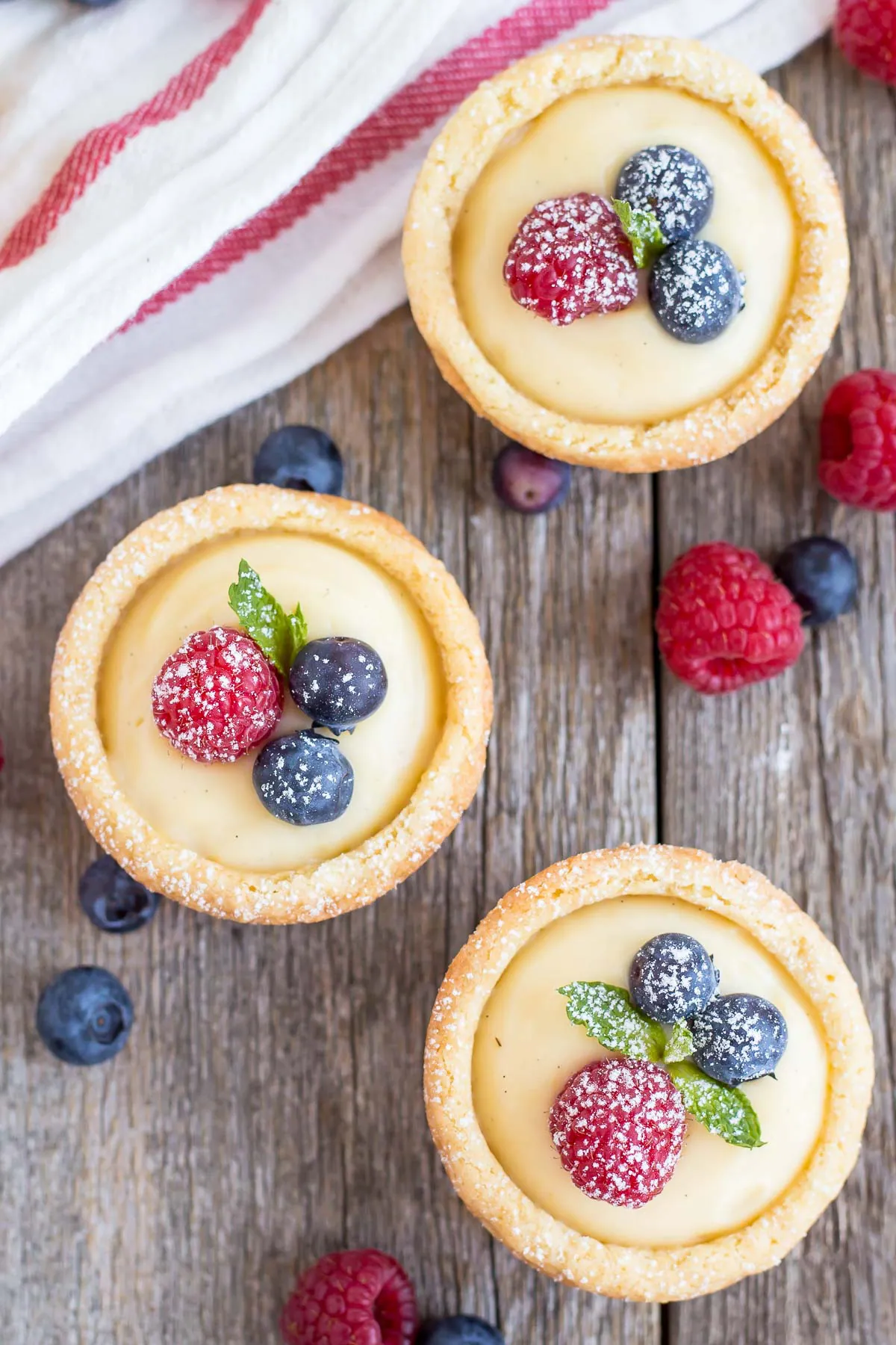 Overhead shot of the cookie cups with fruit topping.