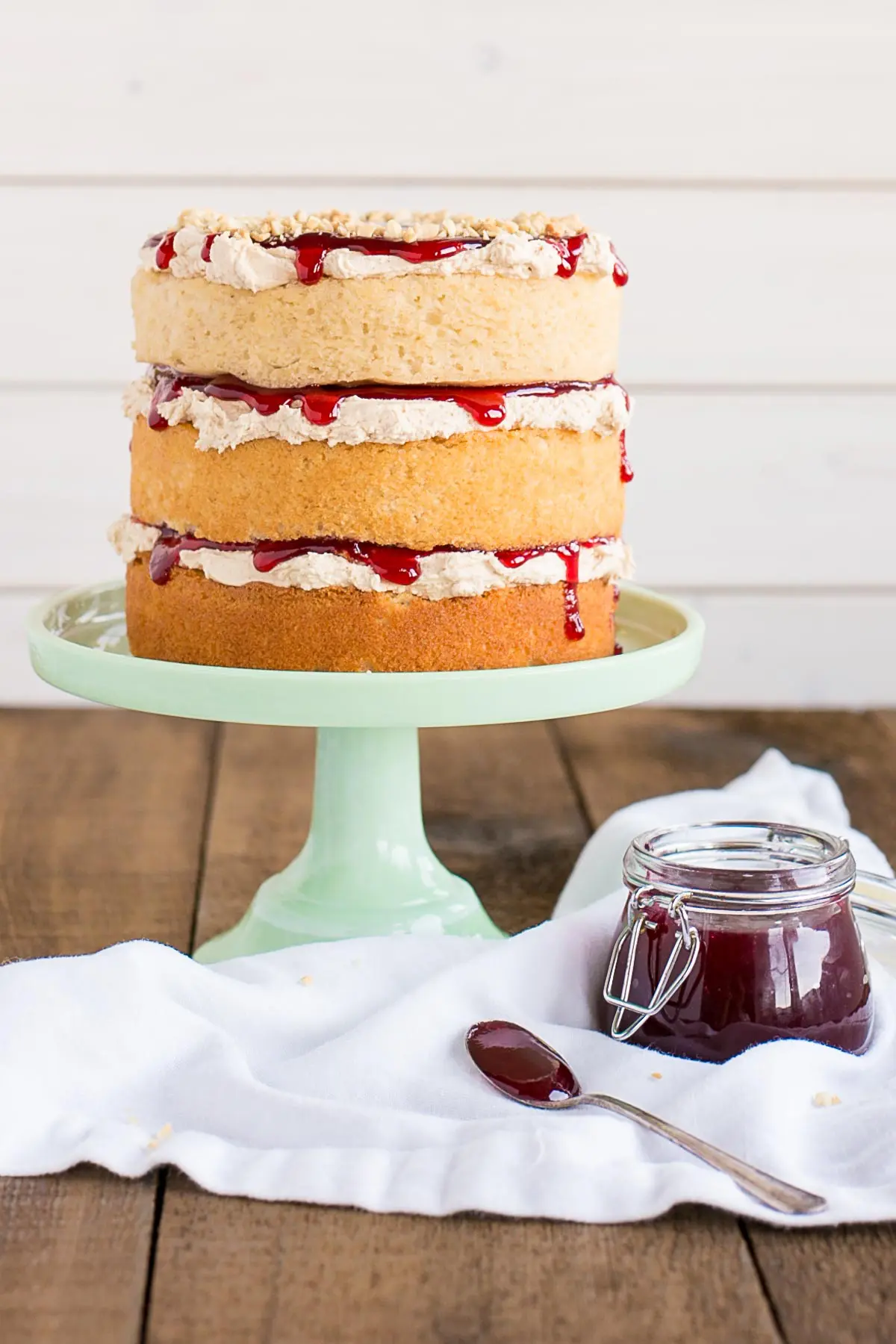 A cake sitting on top of a table