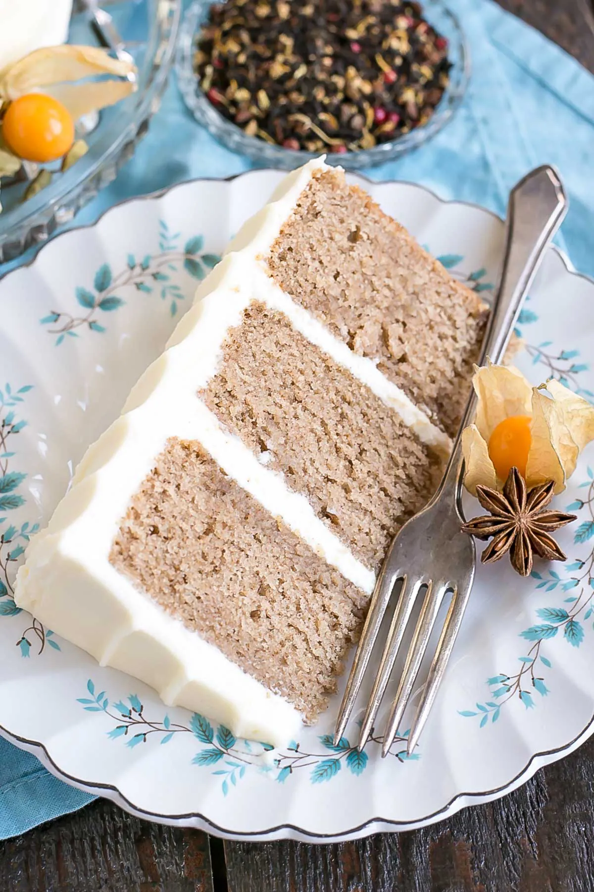 This Chai Cake is a special treat for chai tea lovers. Packed with fragrant spices and paired with a simple cream cheese frosting. | livforcake.com