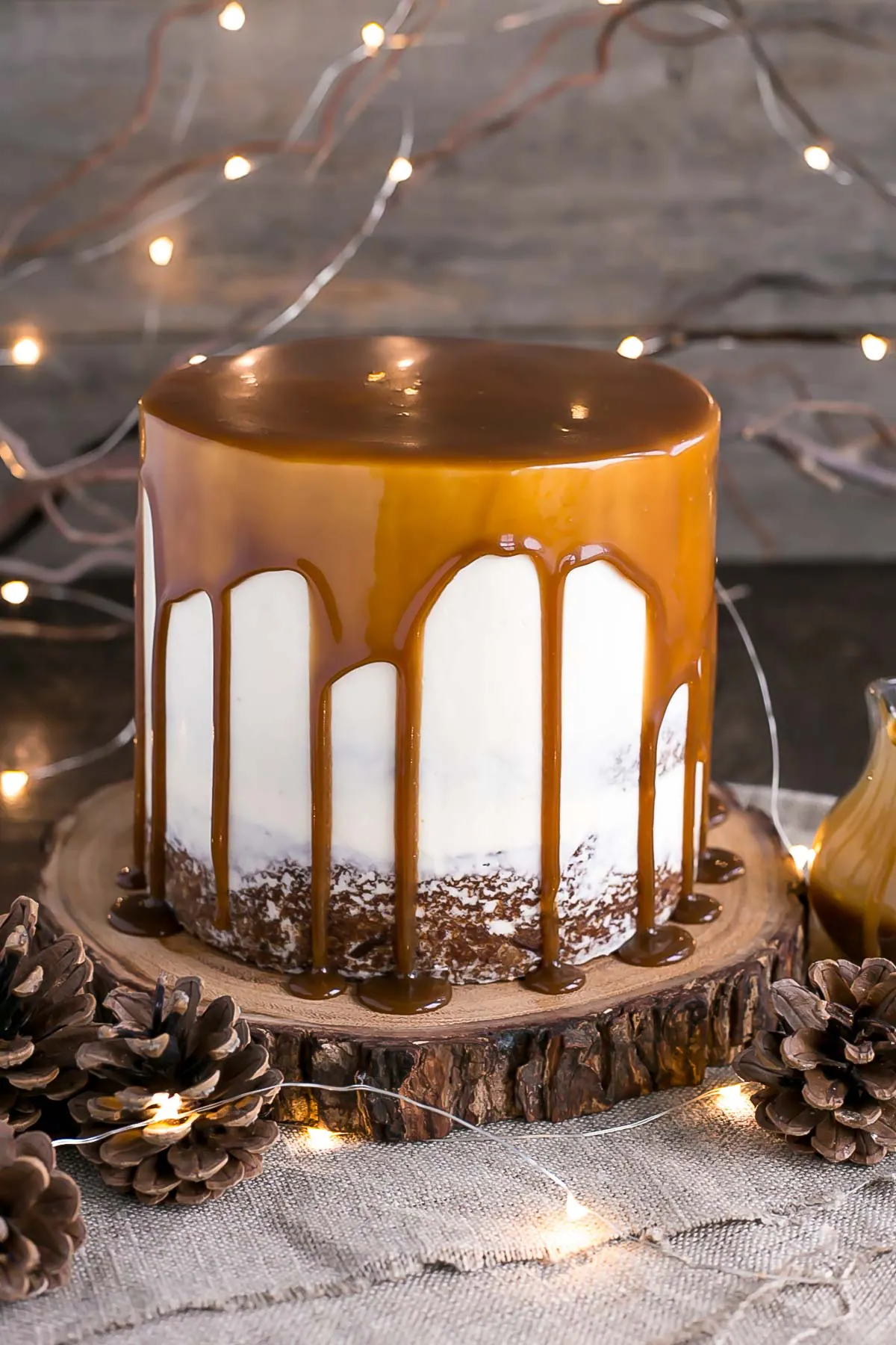 Sticky Toffee Pudding Cake With Caramel Sauce | Sysco Foodie