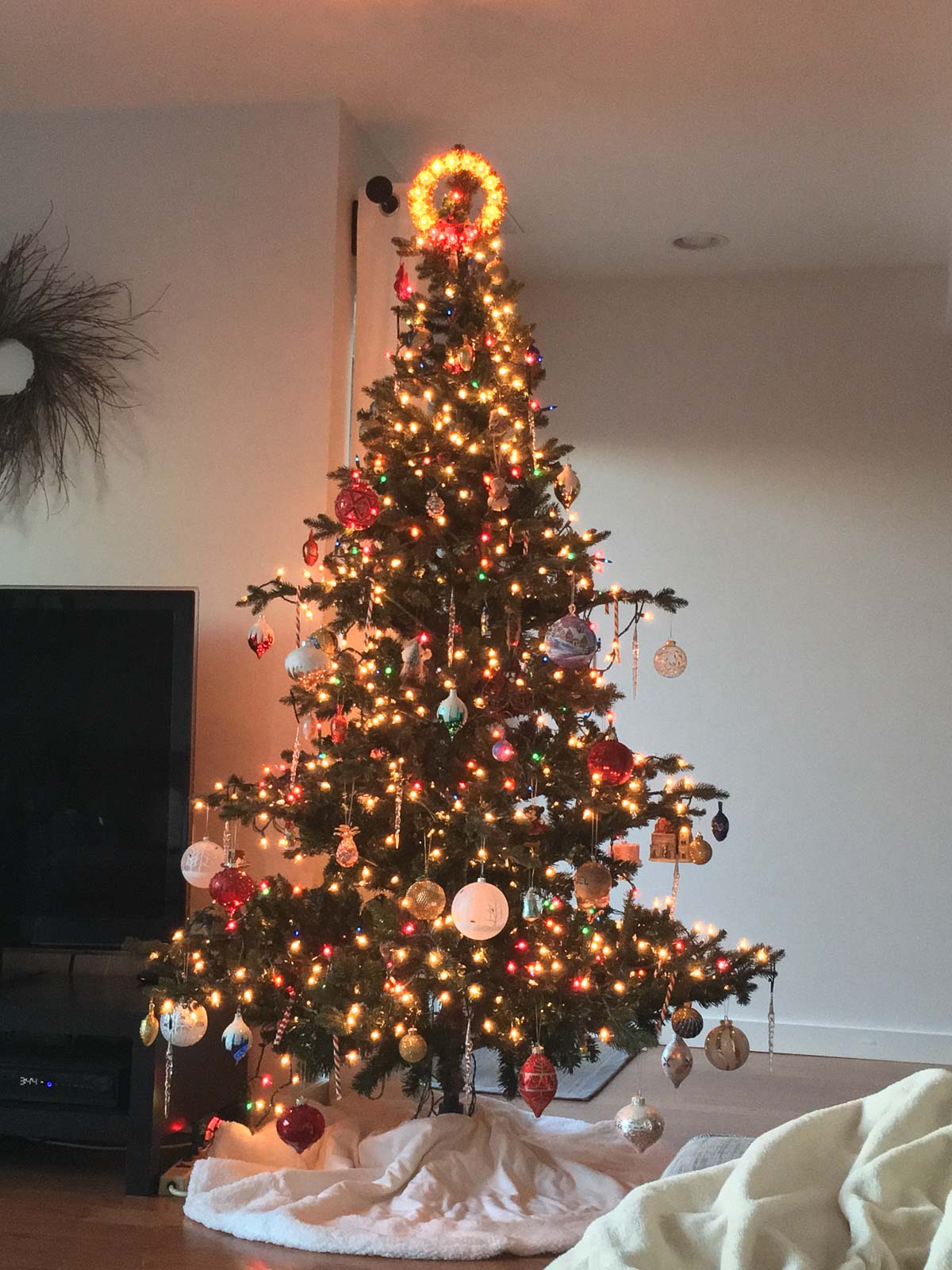 A christmas tree in a room