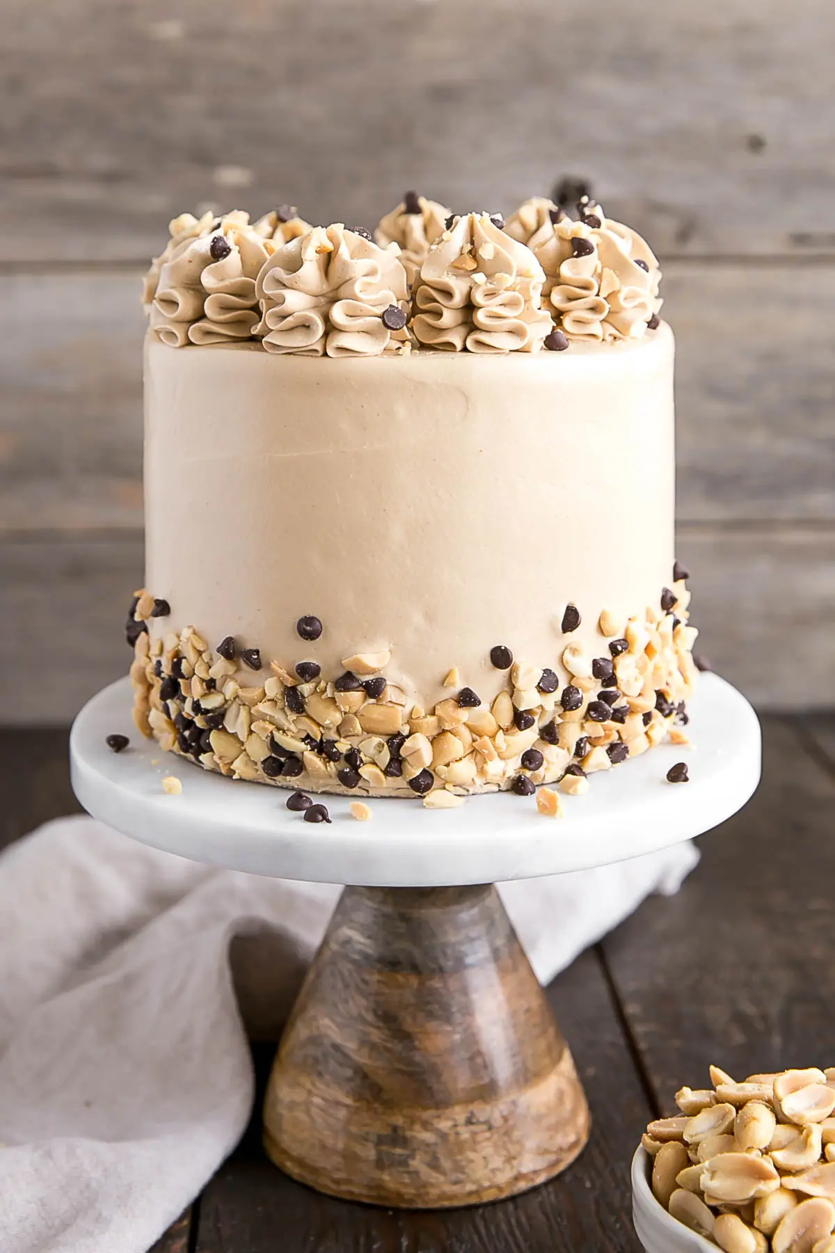 A cake sitting on top of a table