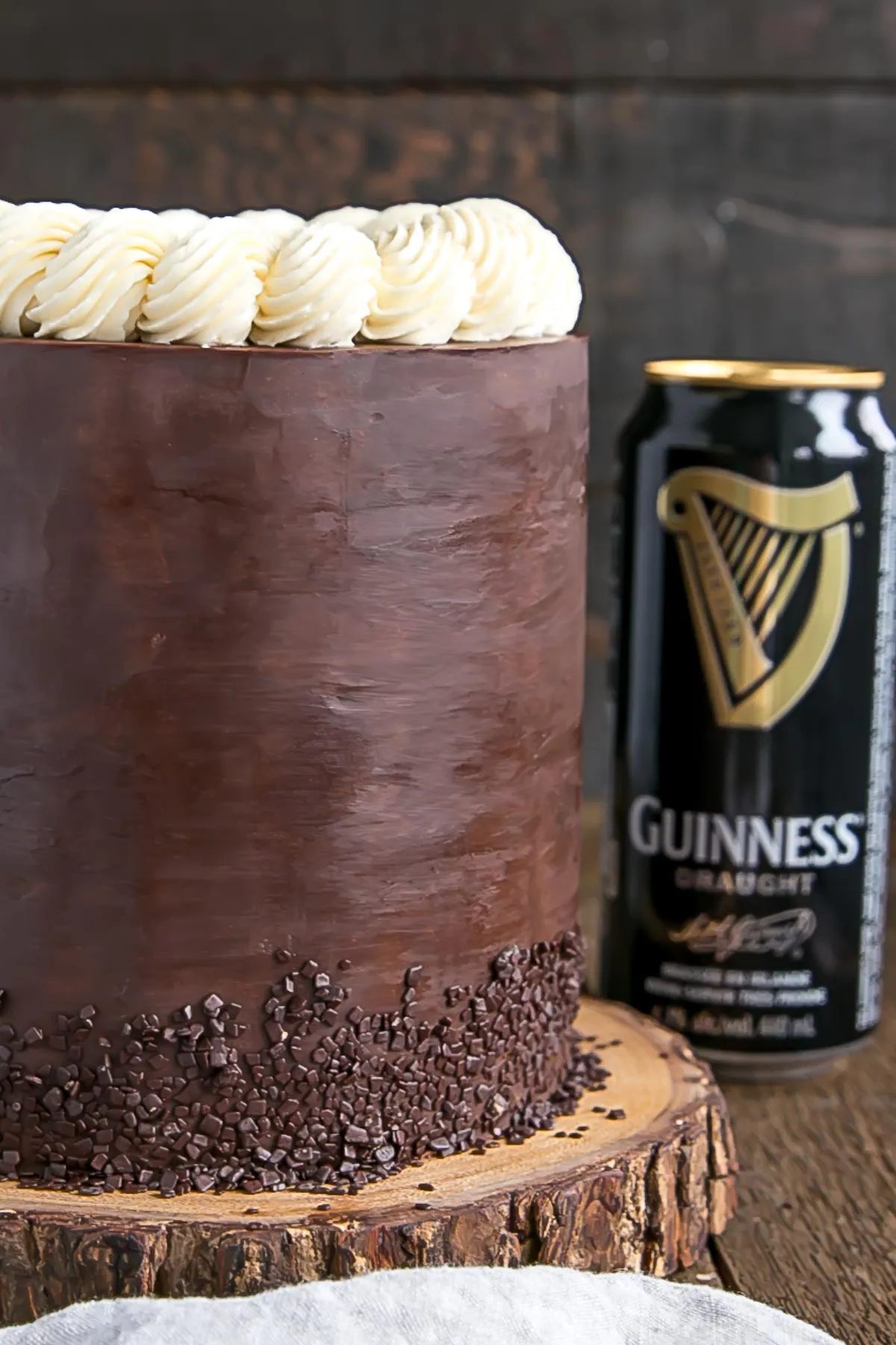 Baileys & Guinness Cake! A rich chocolate cake infused with Guinness paired with a Baileys dark chocolate ganache and a Baileys buttercream. | livforcake.com