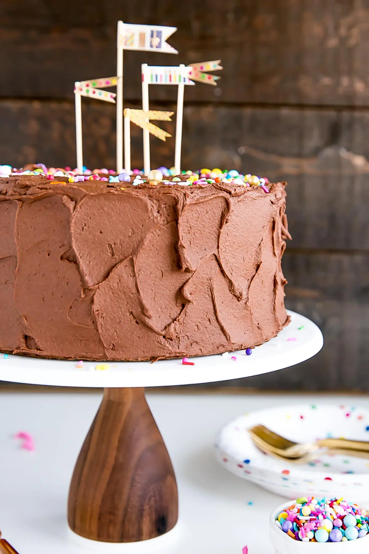 Yellow cake with chocolate frosting