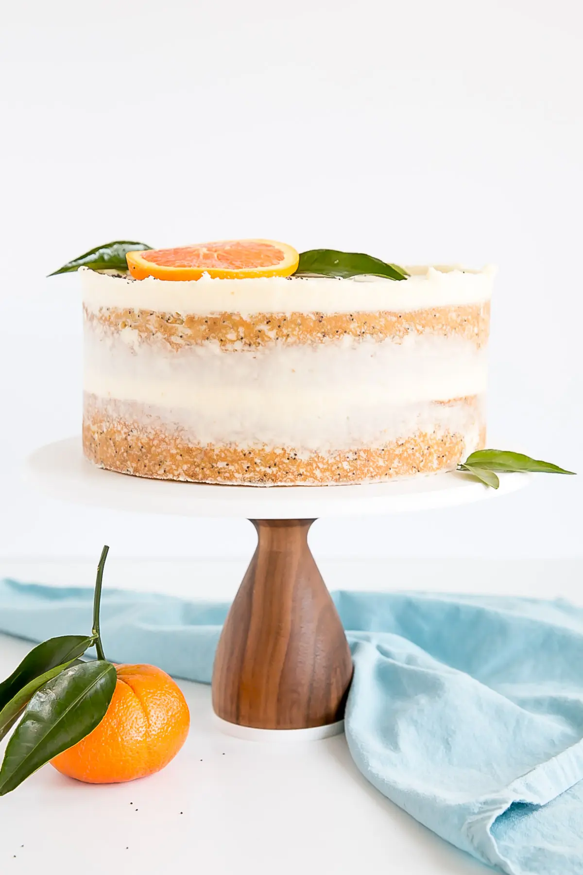 Gâteau aux graines de pavot à l'orange avec beurre de mascarpone.