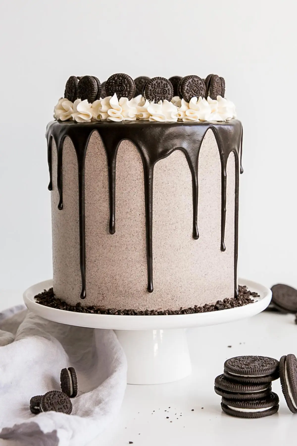 Black + Gold Cake | HollywoodBakedGoods