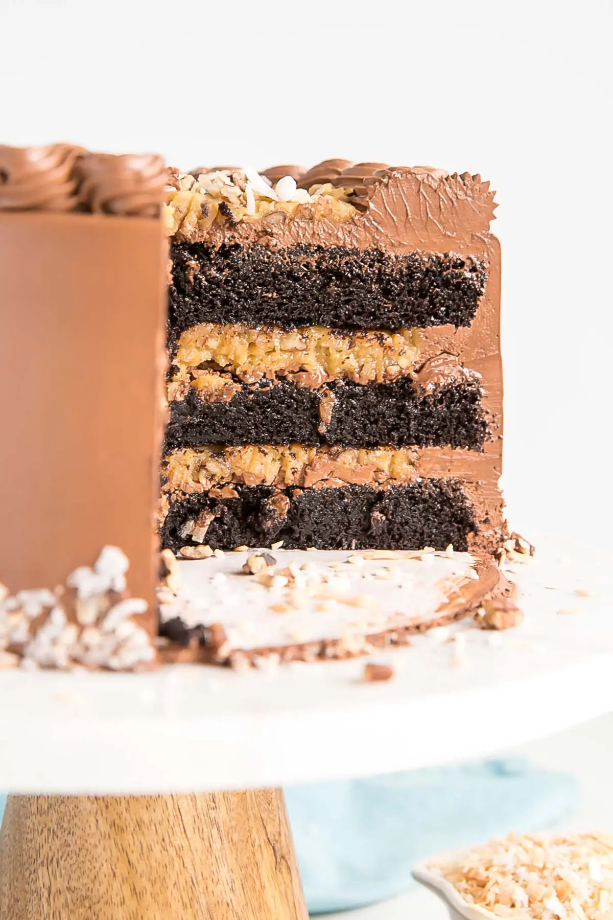 https://livforcake.com/wp-content/uploads/2020/05/german-chocolate-cake-2020-11.jpg